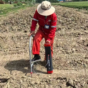 埋地管道防腐層探測儀使用現場(chǎng)